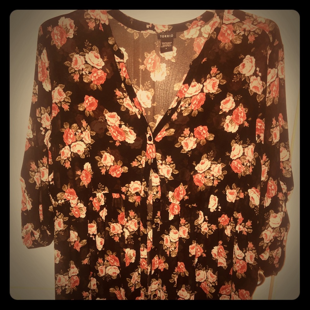 Torrid hi low sheer top sz 3